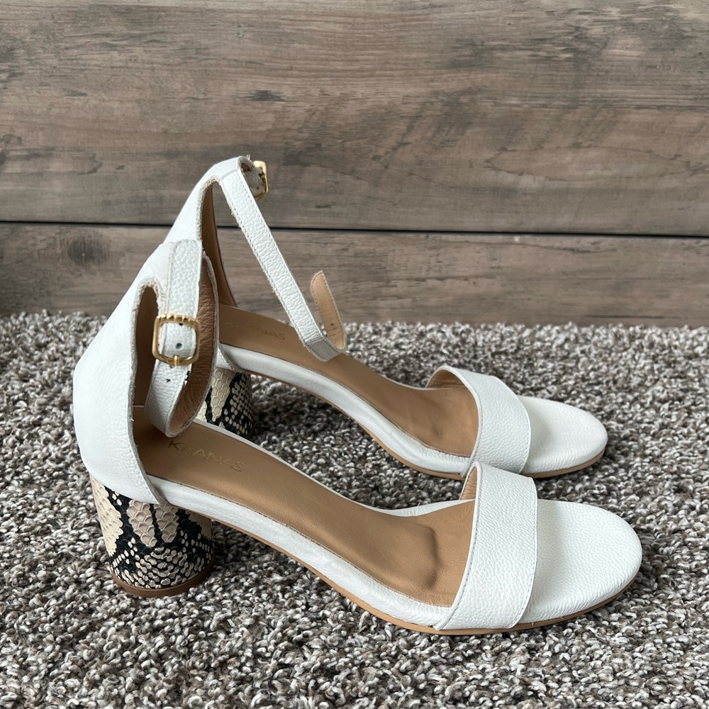 Kaanas Mindil Snake Sandal in White